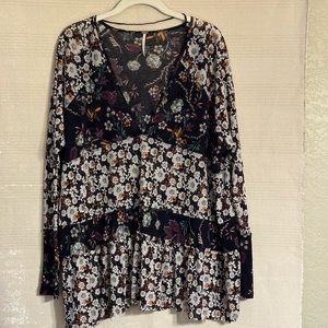 Free People Floral Print Tiered Top. Women’s Size: Medium.